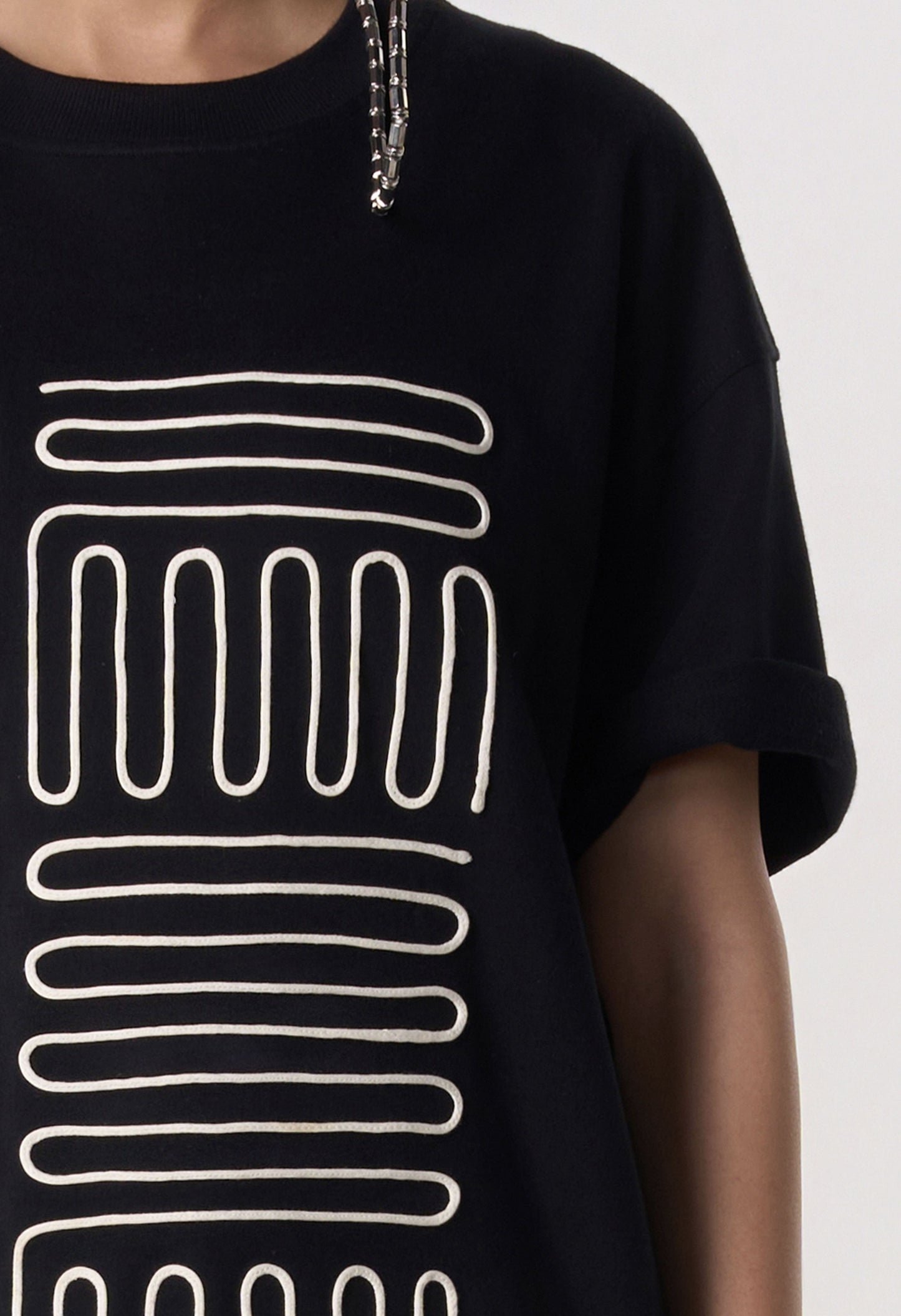 Contour Piping T-Shirt Black