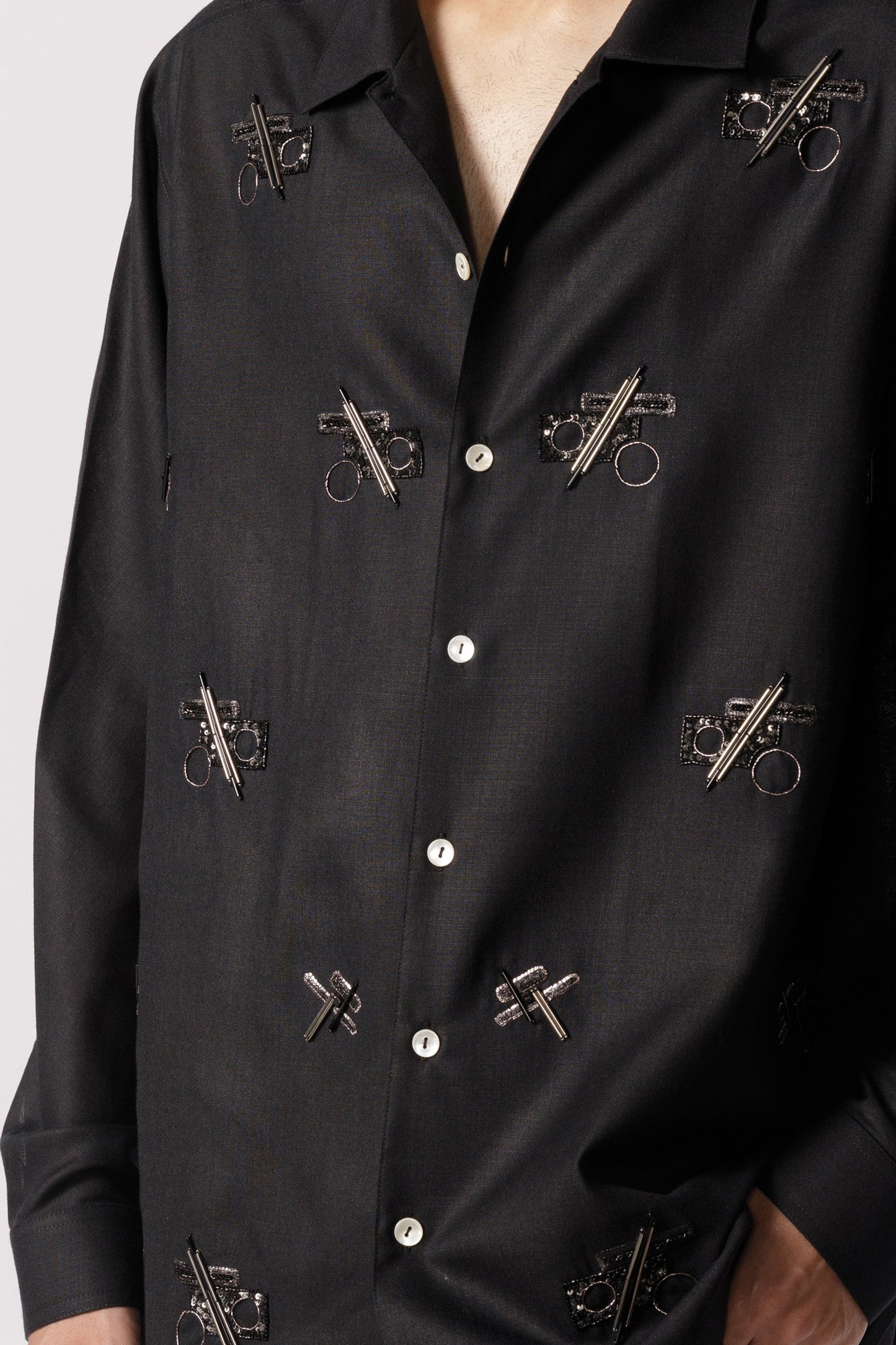Oversized embroidered shirt(black)