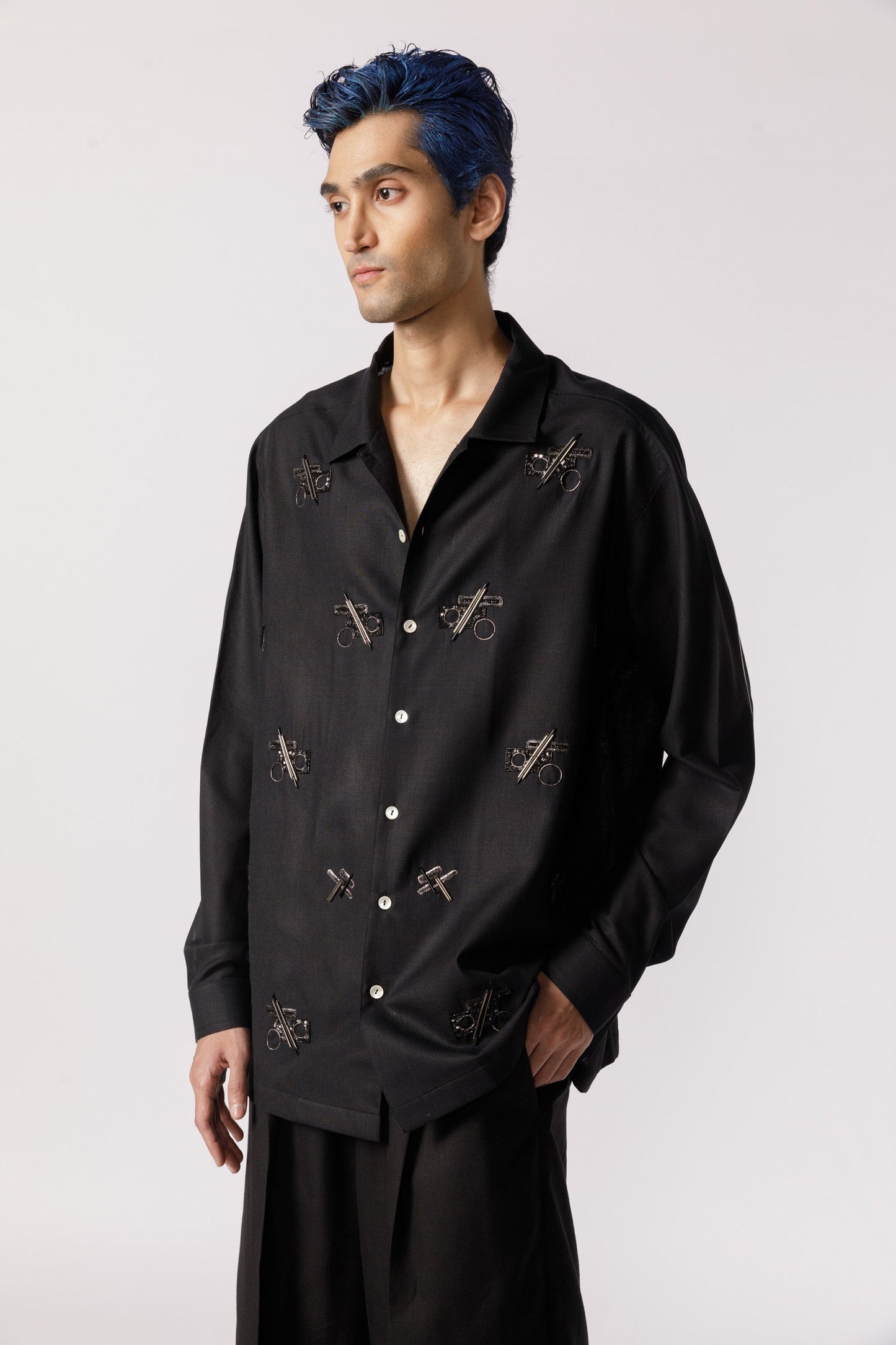 Oversized embroidered shirt(black)