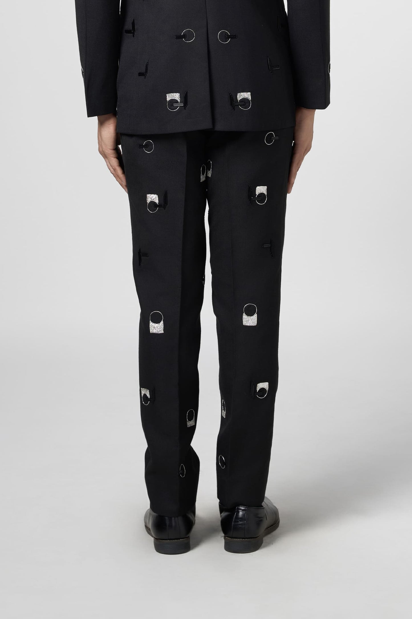 Downtown Motif Staight Fit Pants