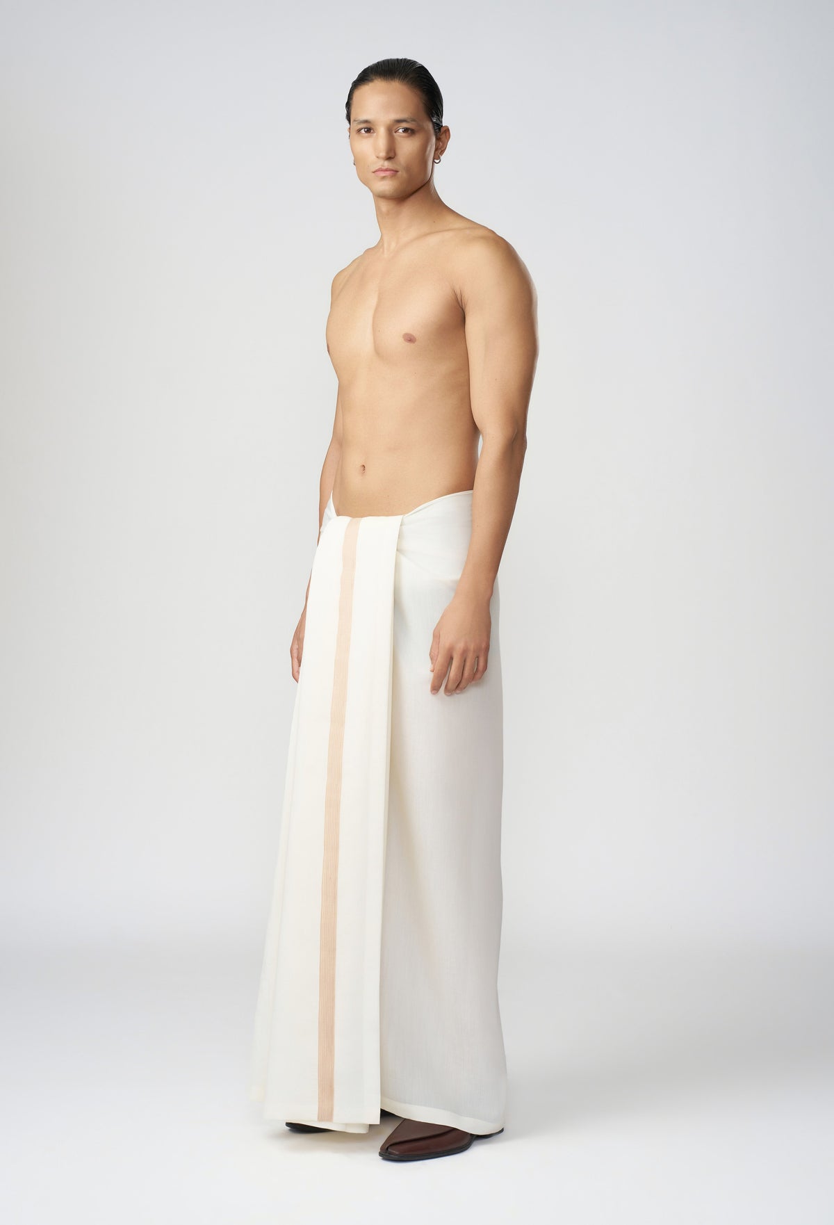 Scaffold Veshti - White
