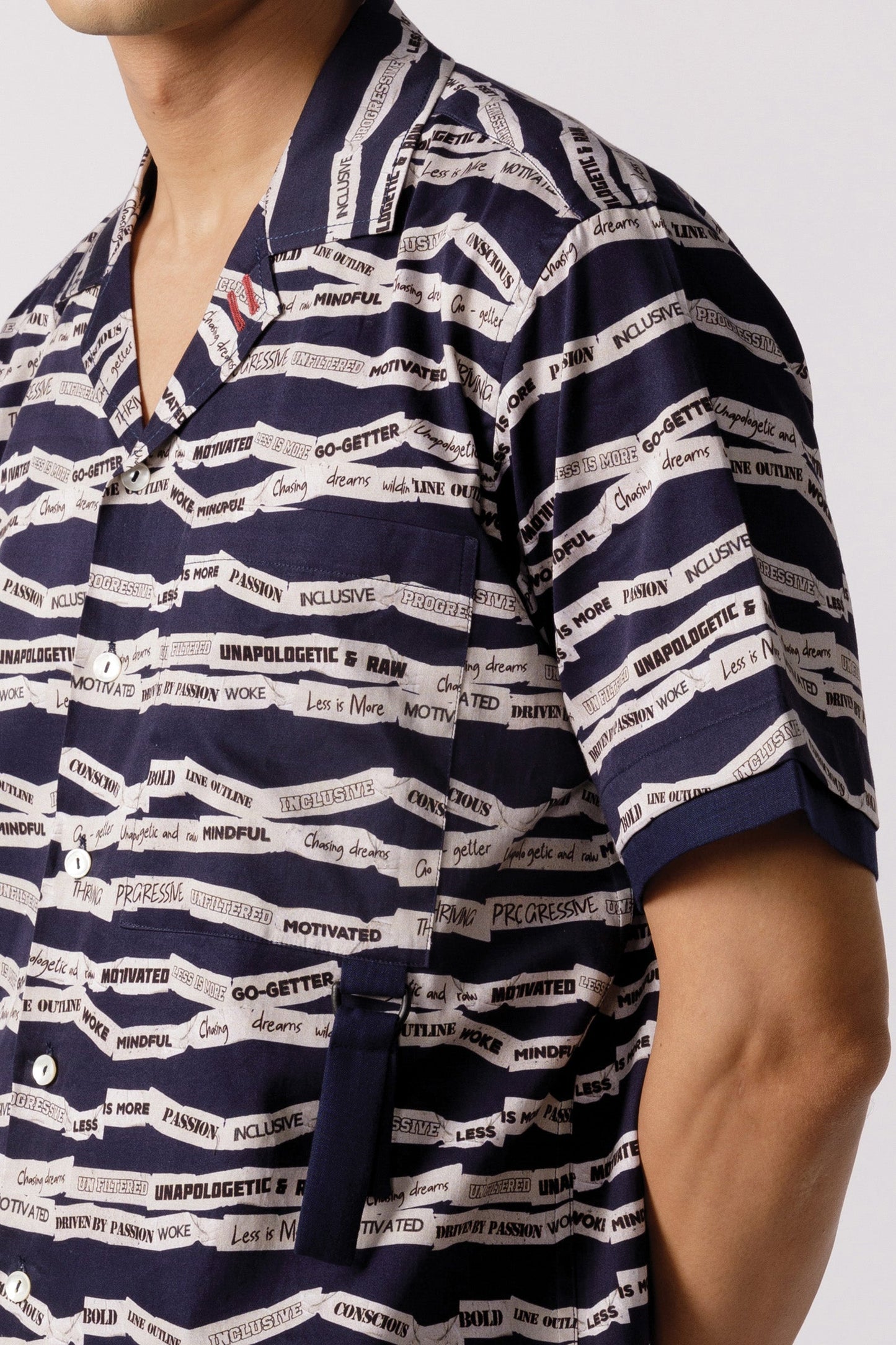 Scratchy print resort shirt