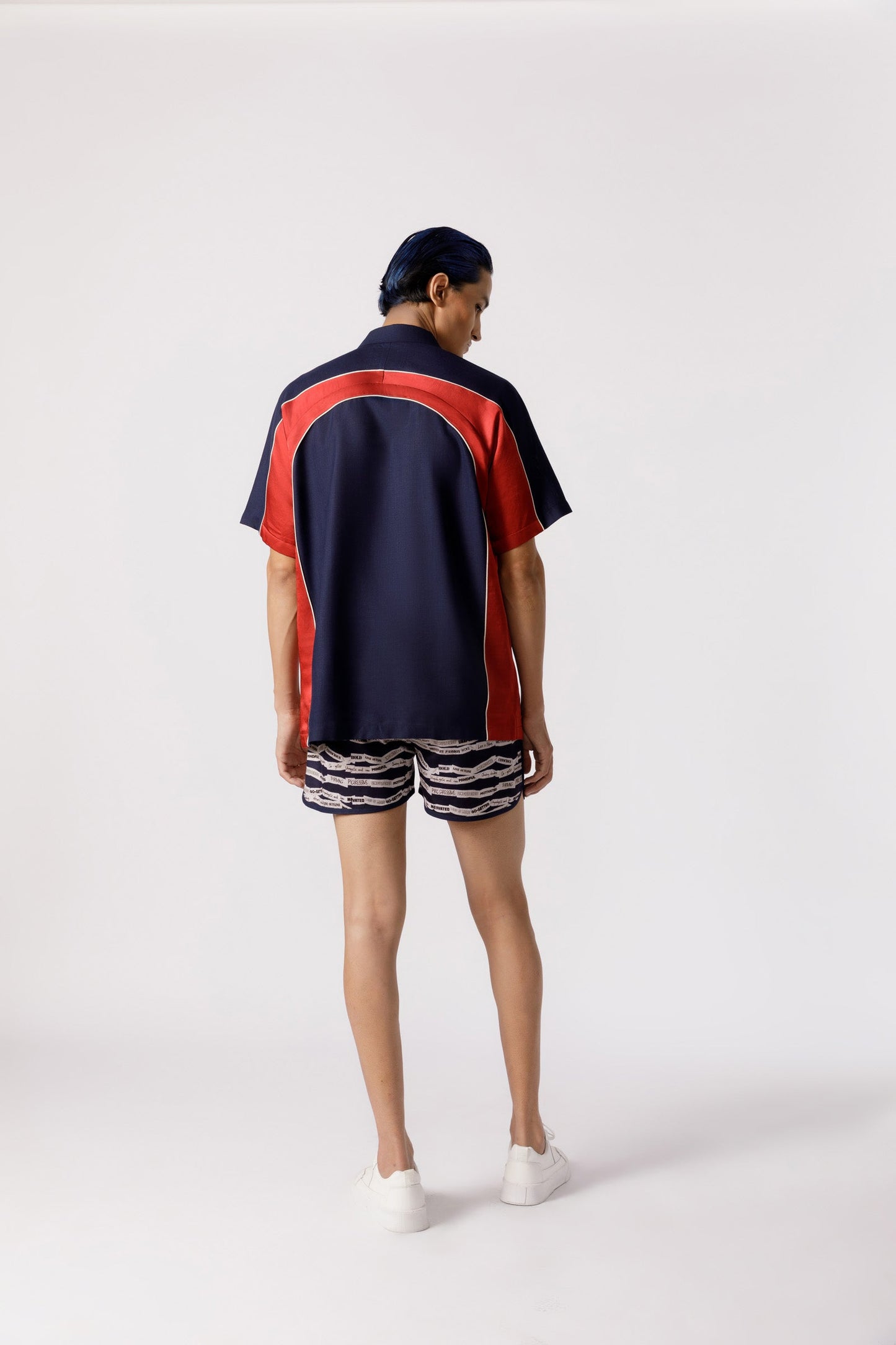 Arched cut and sew resort shirt